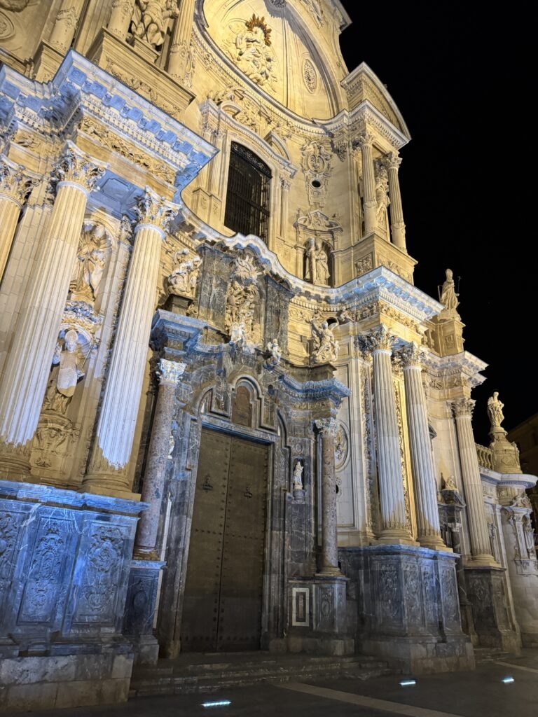 A picture of Murcia cathedral at night